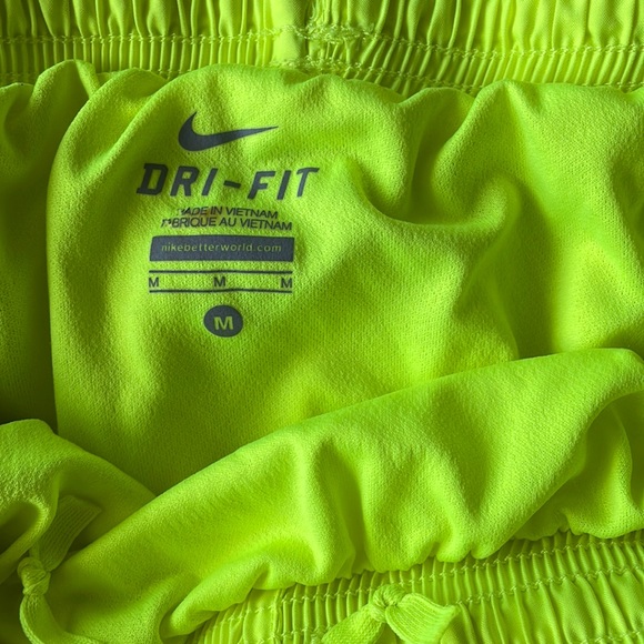 Medium EUC Nike Tempo Short - Picture 3 of 3